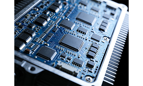 车载电子设备散热为什么越来越依赖DC散热风扇？01